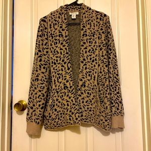 Warm soft cardigan leopard print